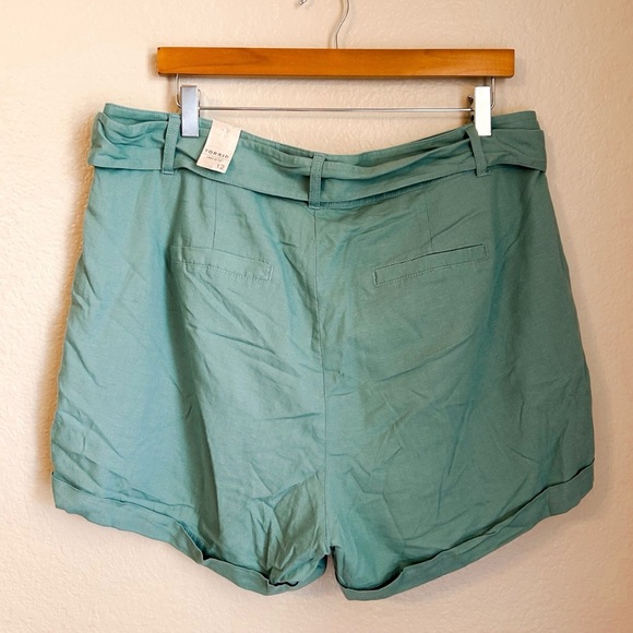 NWT, Torrid Teal Linen Tie Front Shorts, Size 12 - Picture 2 of 6